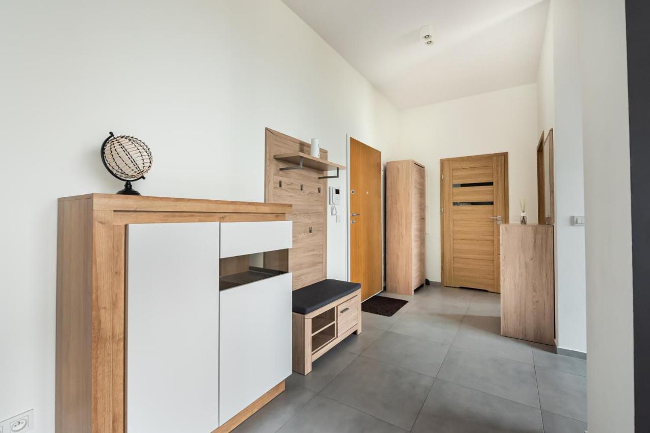 Metro Imielin 13Th Floor Apartment وارسو المظهر الخارجي الصورة