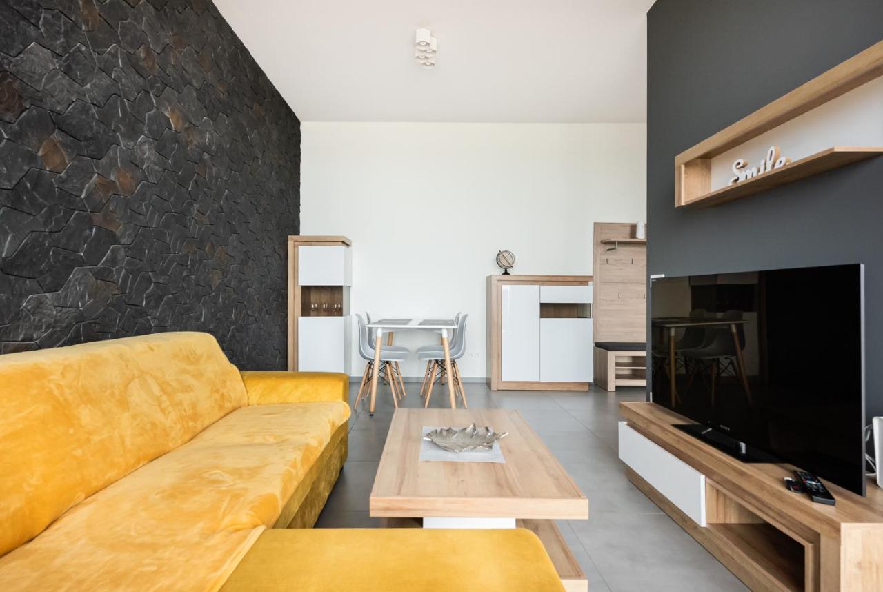 Metro Imielin 13Th Floor Apartment وارسو المظهر الخارجي الصورة